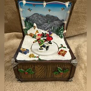 Rare Christmas Kids Ice Skating Lighted Musical Chest